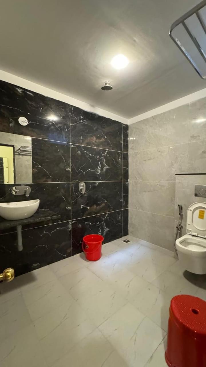 Hotel Prakasham Ujjain Extérieur photo