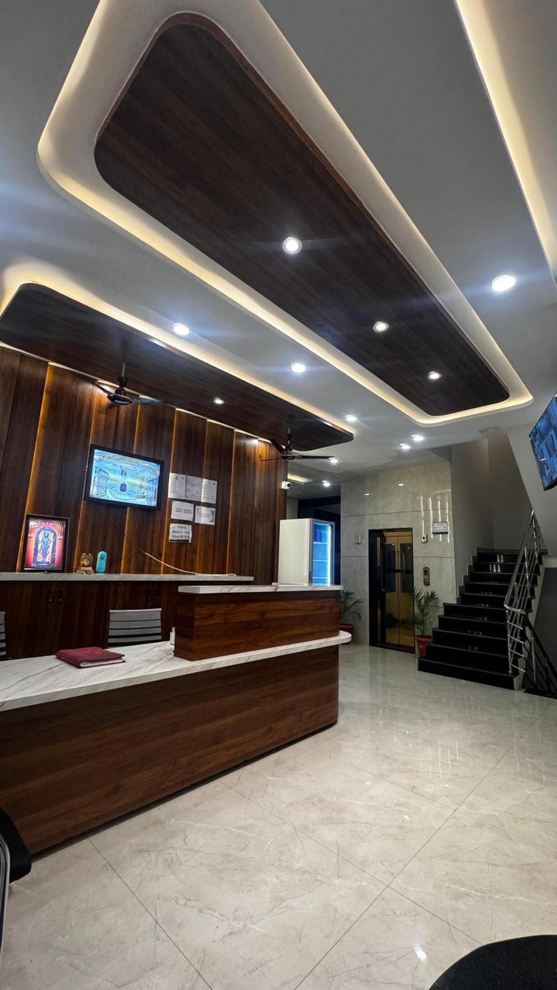 Hotel Prakasham Ujjain Extérieur photo