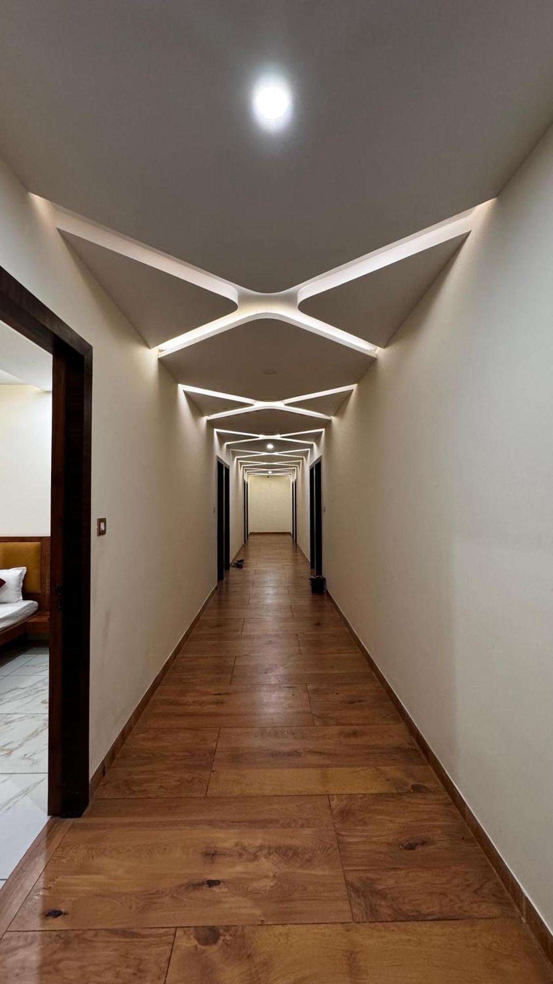 Hotel Prakasham Ujjain Extérieur photo